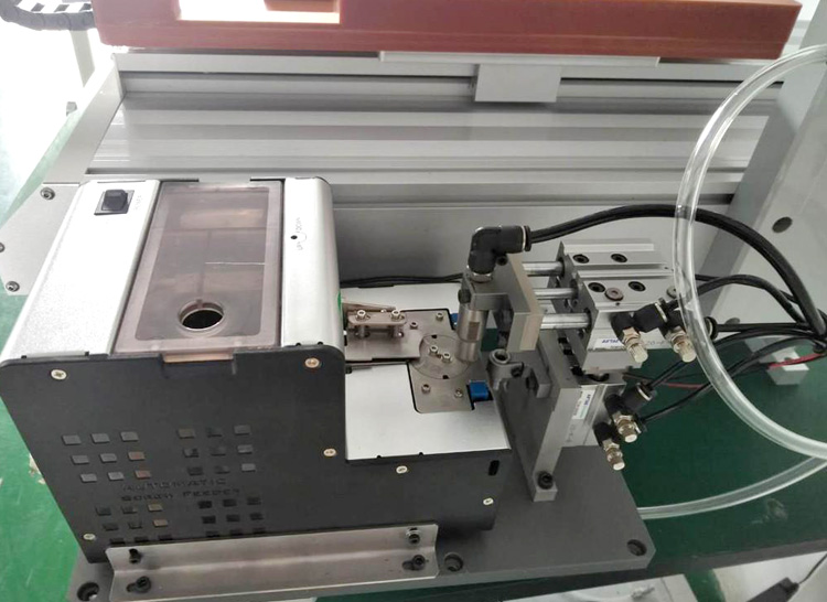 自動螺絲機，吹氣式與吸附式的區(qū)別